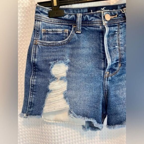 Women’s‎ Hollister high rise boyfriend distressed cut off jean shorts size W26 - Picture 2 of 16